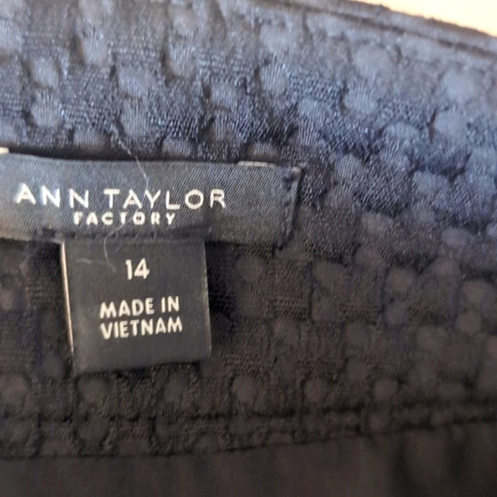 Ann Taylor Black pencil skirt size 14